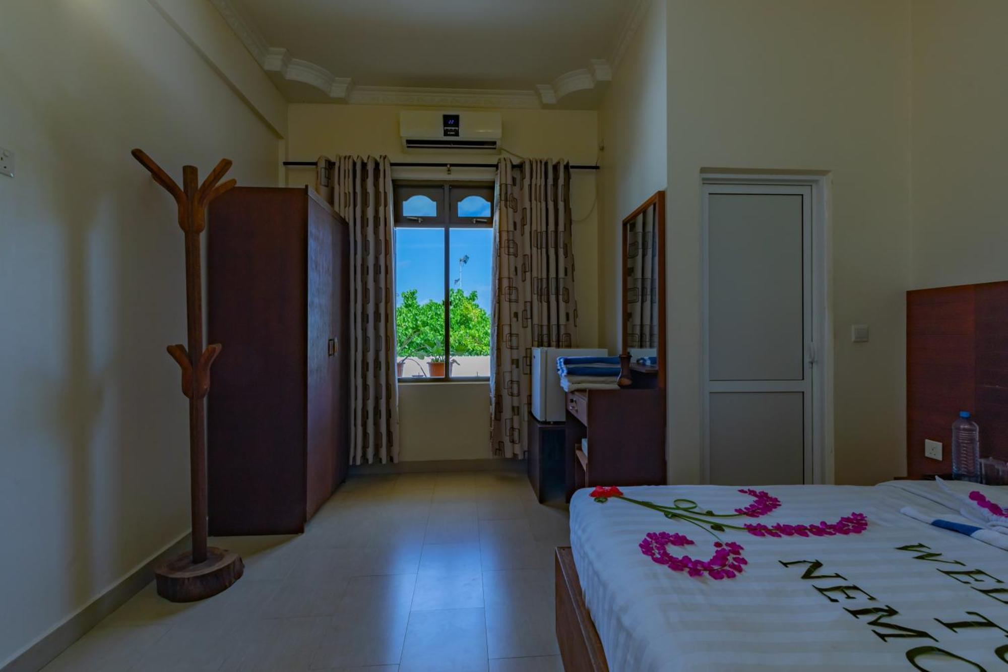 Nemo Inn Omadhoo Extérieur photo